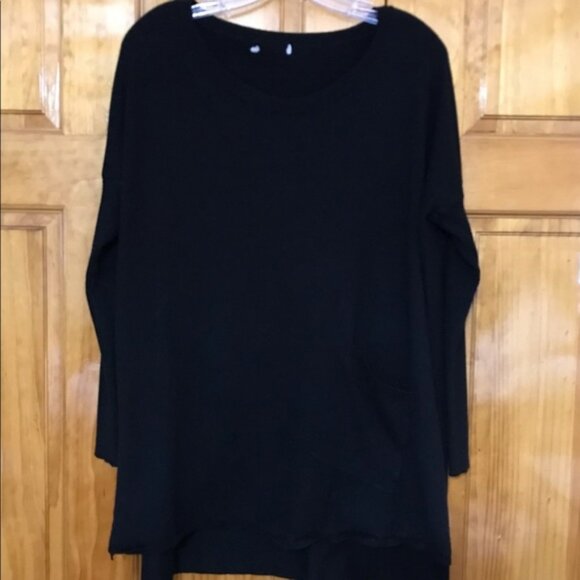 Debut Oversized LS Black Sweater Small - Medium Fits 4 - 10One front pocket - Picture 1 of 5